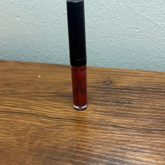 L.A. Colors Lip Gloss Collection - Pink, Red, Purple Hues 12 Pack - Picture 4 of 16